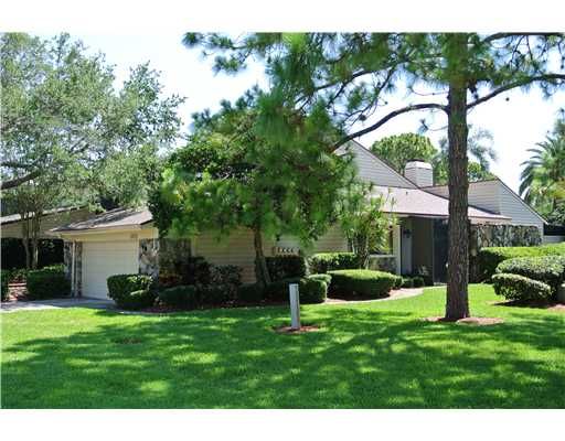 13851 Lake Point Dr, Clearwater, FL 33762