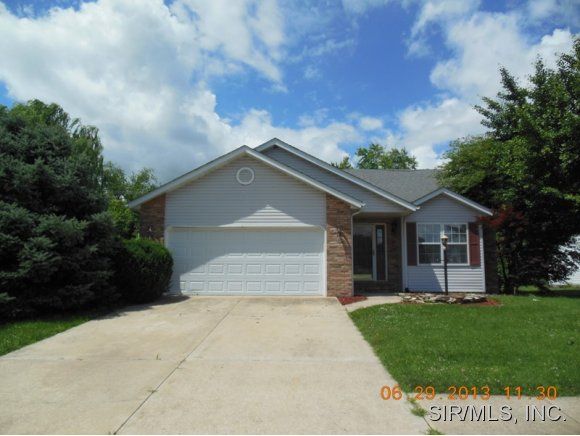 27 Jennifer Dr, Glen Carbon, IL 62034