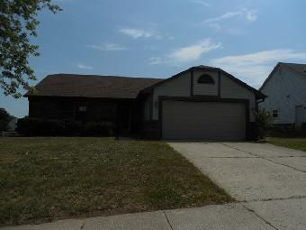 7367 Southern Lakes Dr, Indianapolis, IN 46237