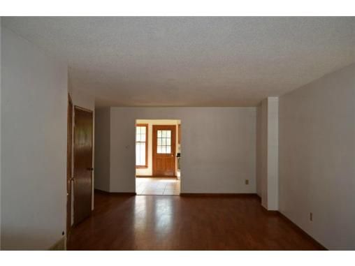 1114 Se Prairie Ln Apt C, Oak Grove, MO 64075