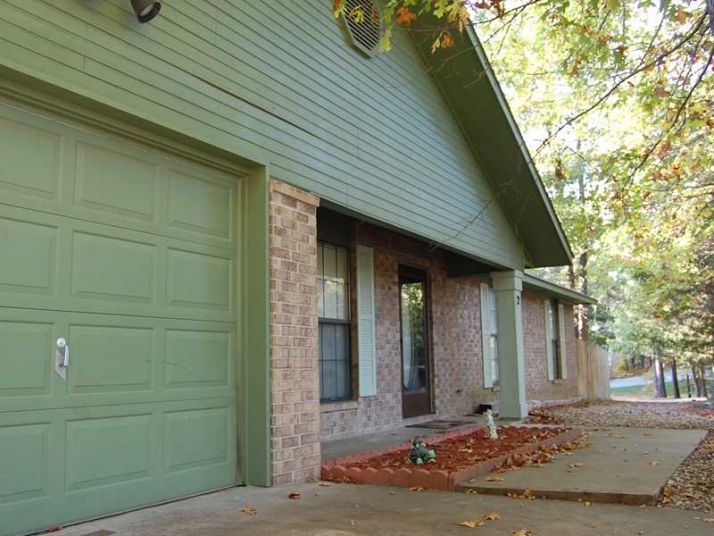 2 THACKERY LN, Bella Vista, AR 72714