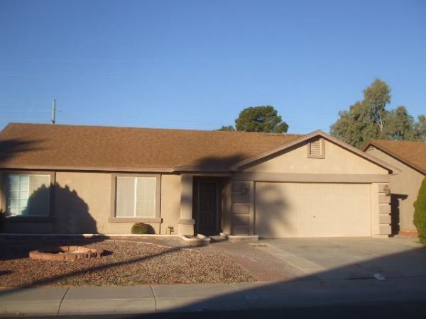 996 S Wanda Drive, Gilbert, AZ 85296