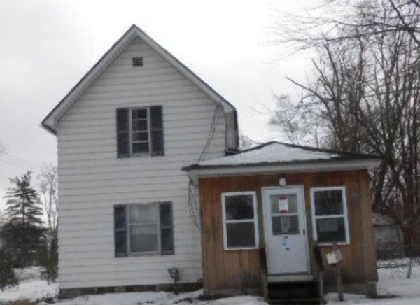 736 E Grand St, Hastings, MI 49058