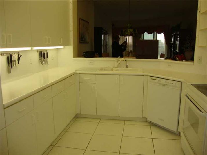 7795 GRANVILLE DR # 412, Fort Lauderdale, FL 33321