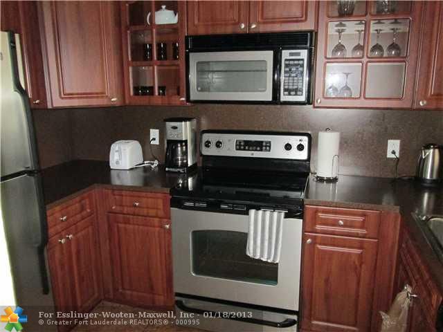 2950 Sunrise Lakes Dr # 101, Fort Lauderdale, FL 33322