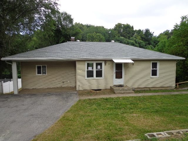 628 Hill Rd, Caseyville, IL 62232