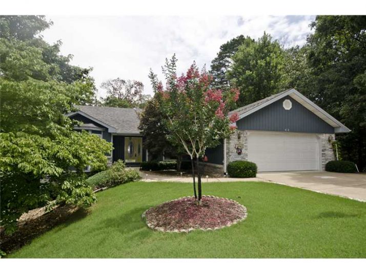 44 TEWKESBURY CIRCLE DR, Bella Vista, AR 72714