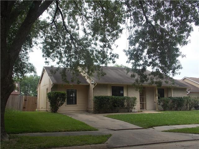 16243 Knollridge Ct, Houston, TX 77053