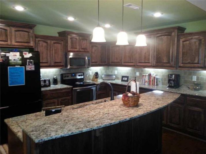 4 WORLABY DR, Bella Vista, AR 72715