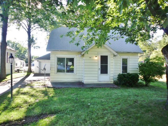1069 N Scheurmann Rd, Essexville, MI 48732