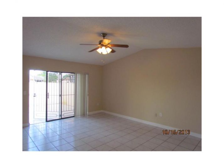 5209 SW 140 PL # 5209, Miami, FL 33175