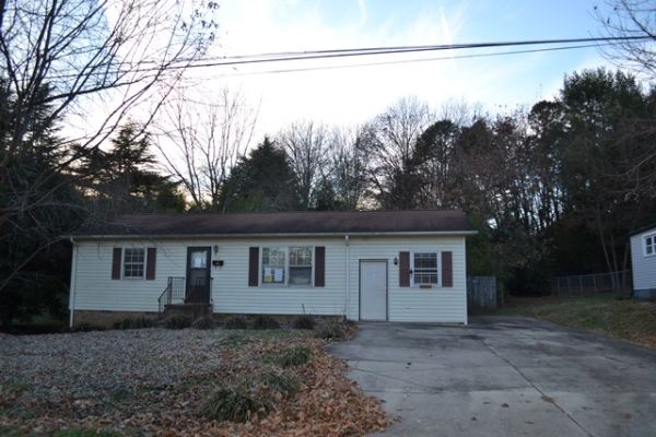506 32nd St Sw, Hickory, NC 28602