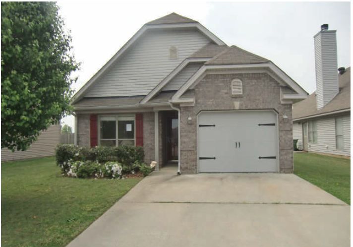 417 Park Lake Dr, Montgomery, AL 36117