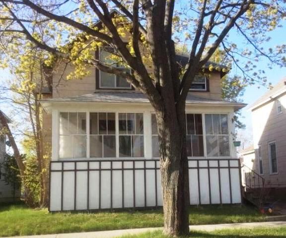 692 Armstrong Ave, Saint Paul, MN 55102
