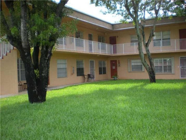 12800 SW 43 DR # 207B, Miami, FL 33175