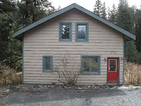 3198 Lake View Dr, Kodiak, AK 99615