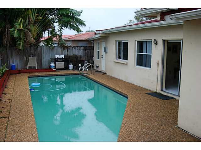 8205 NW 73RD TE, Fort Lauderdale, FL 33321