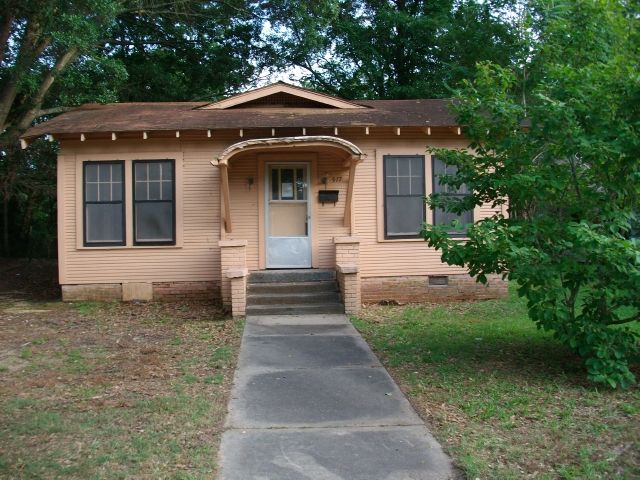 977 Lyons Ln, Camden, AR 71701