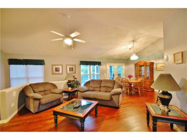 75 RATH DR, Bella Vista, AR 72715
