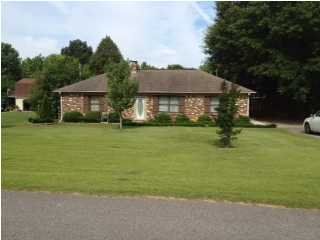 229 Montclair Dr, Killen, AL 35645