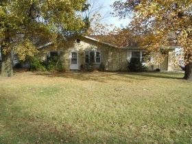 630 High School St, Divernon, IL 62530