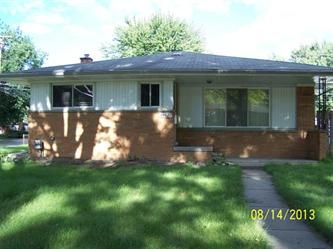 24620 Princeton St, Saint Clair Shores, MI 48080