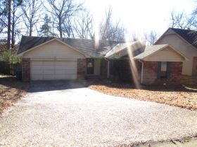 13623 Scarlet Oak Dr, Little Rock, AR 72211