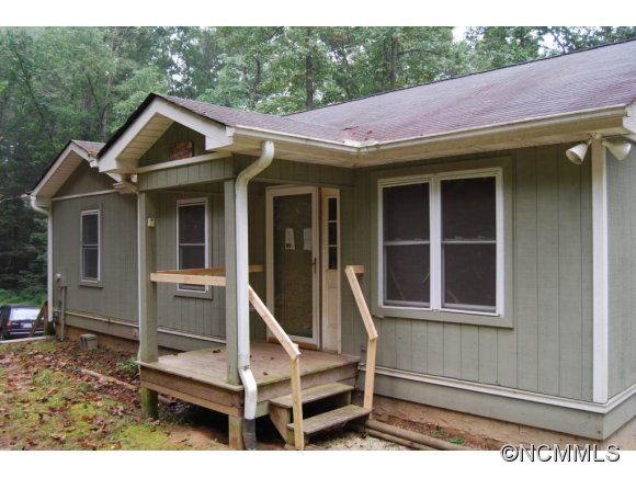 302 Rich Mountain Rd, Flat Rock, NC 28731