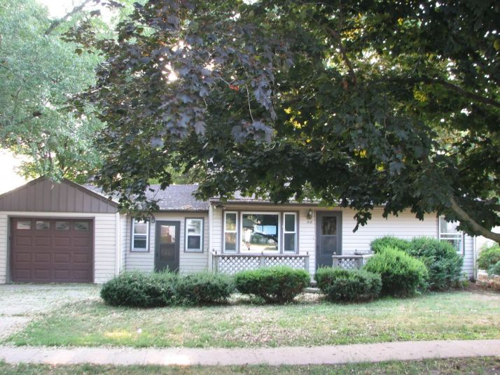 518 West St, Colo, IA 50056