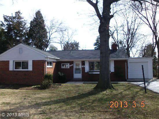 3507 Washington Dr, Falls Church, VA 22041