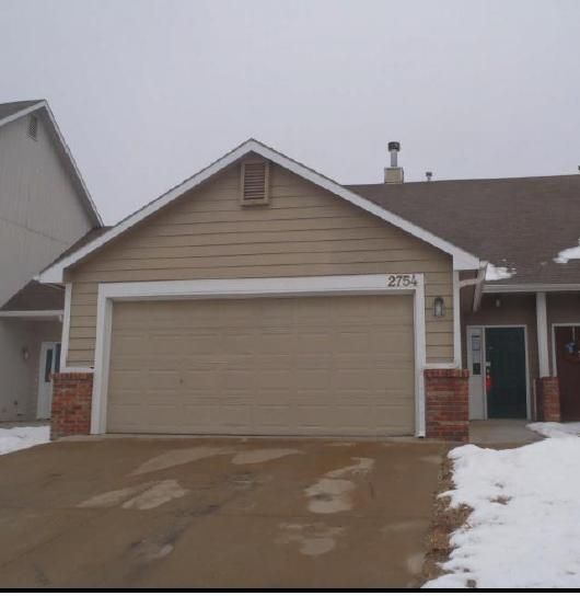 2754 Grand Cir, Lawrence, KS 66047