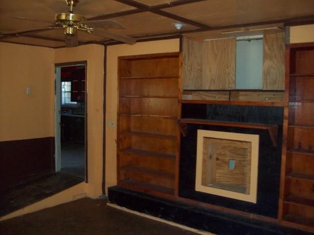 105 Wood Avenue, Livingston, AL 35470