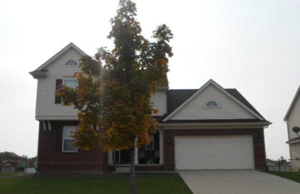 9263 Maple Ridge Dr, Newport, MI 48166