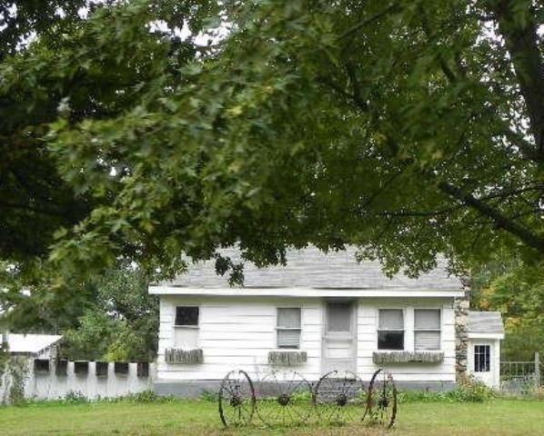 24100 Wise Rd, Gobles, MI 49055