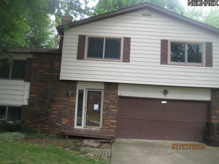 853 Beechwood Dr, Tallmadge, OH 44278