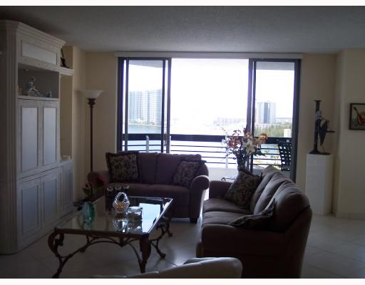 3530 MYSTIC POINTE DR # 1205, Miami, FL 33180