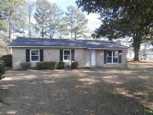 613 S Hazel Ave, Andrews, SC 29510