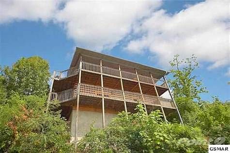 & 2036 Mccarter Drive Unit 2 Cabins: