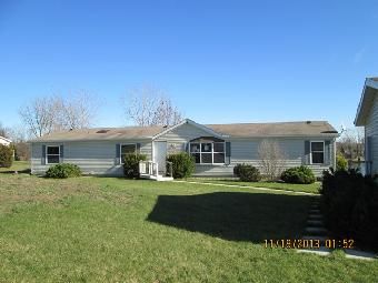1605 Lane 201 Long Beach Lk, Fremont, IN 46737