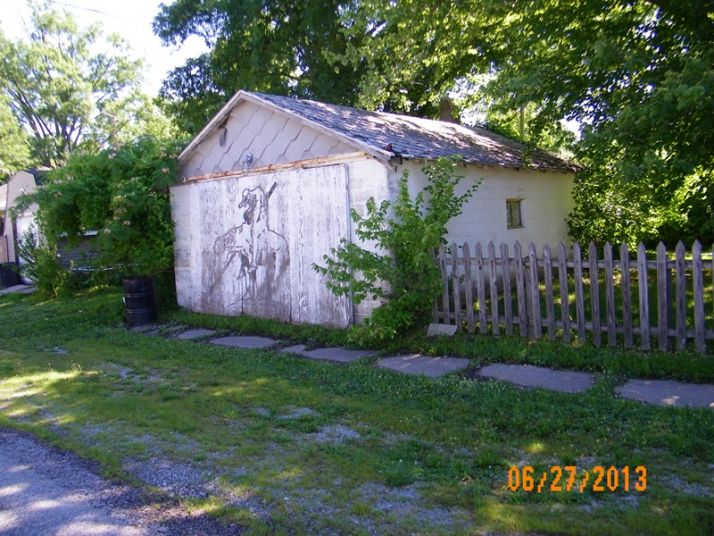 345 Mcfall St, Benton, IL 62812