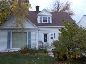 111 E Mission Rd, Green Bay, WI 54301