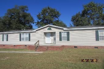 111 Hillcreek Dr, Parkton, NC 28371