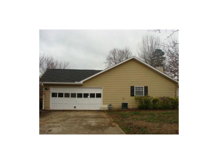 209 Manor Oak Way, Stockbridge, GA 30281