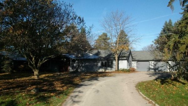 6870 Colby Ln, Bloomfield Hills, MI 48301