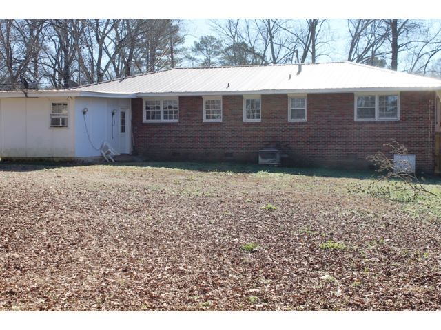 61 Tolbert, Anniston, AL 36201