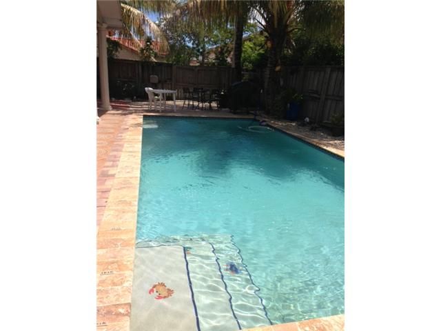8900 NW 149 TE, Hialeah, FL 33018