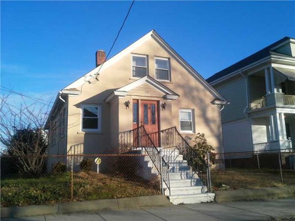 101 Leah St, Providence, RI 02908