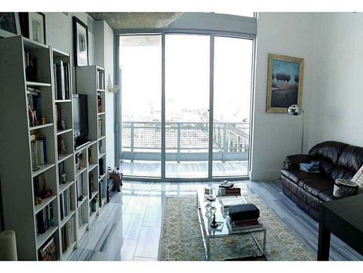 690 SW 1 CT # 1905, Miami, FL 33130