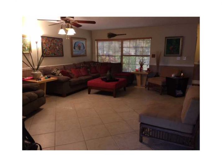 10271 SW 137 CT # 10271, Miami, FL 33186