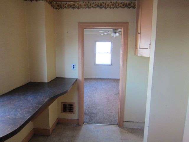 2521 Schaefer Rd, Melvindale, MI 48122
